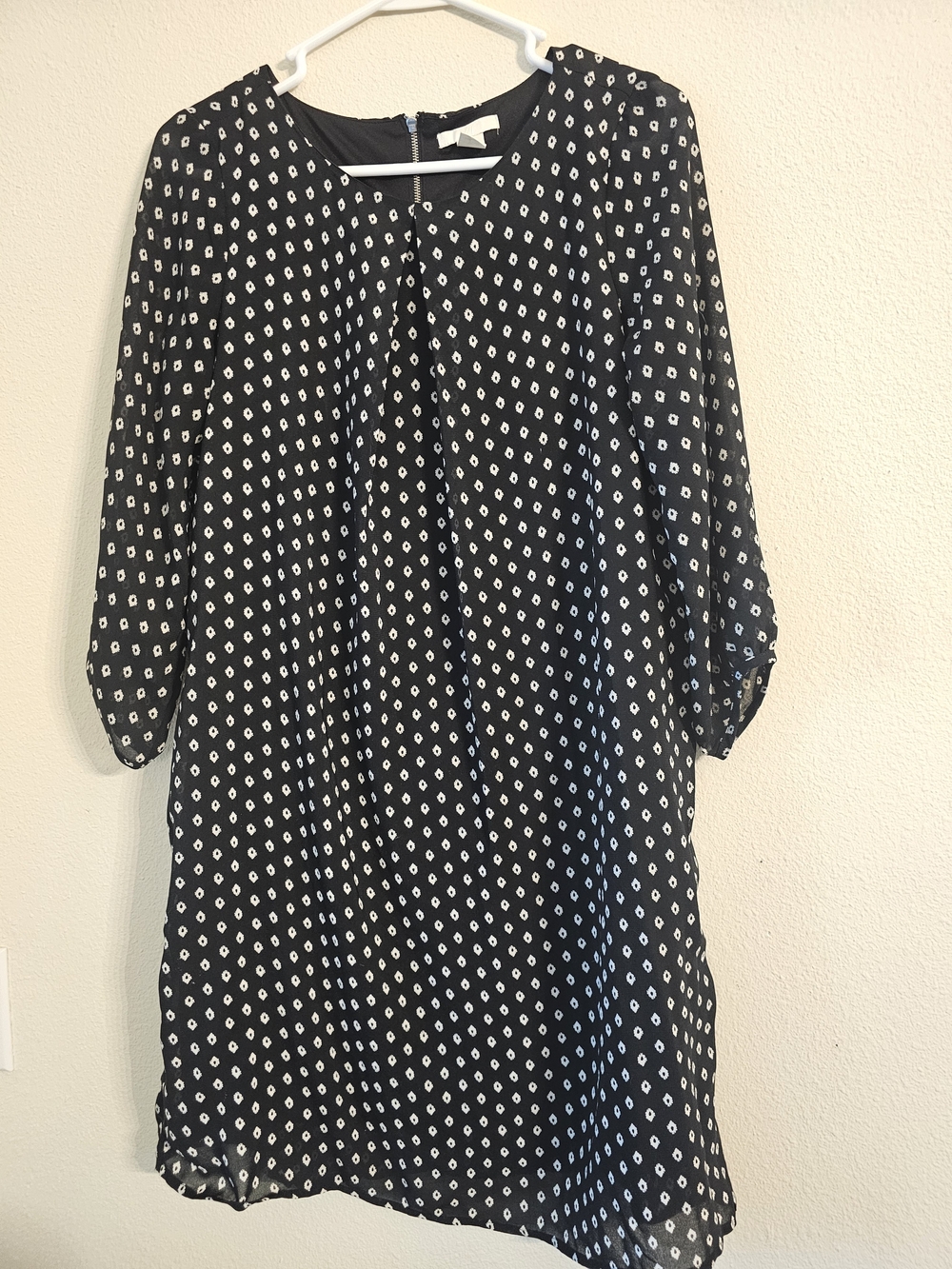 H&M Black & White Printed Midi Shift Dress